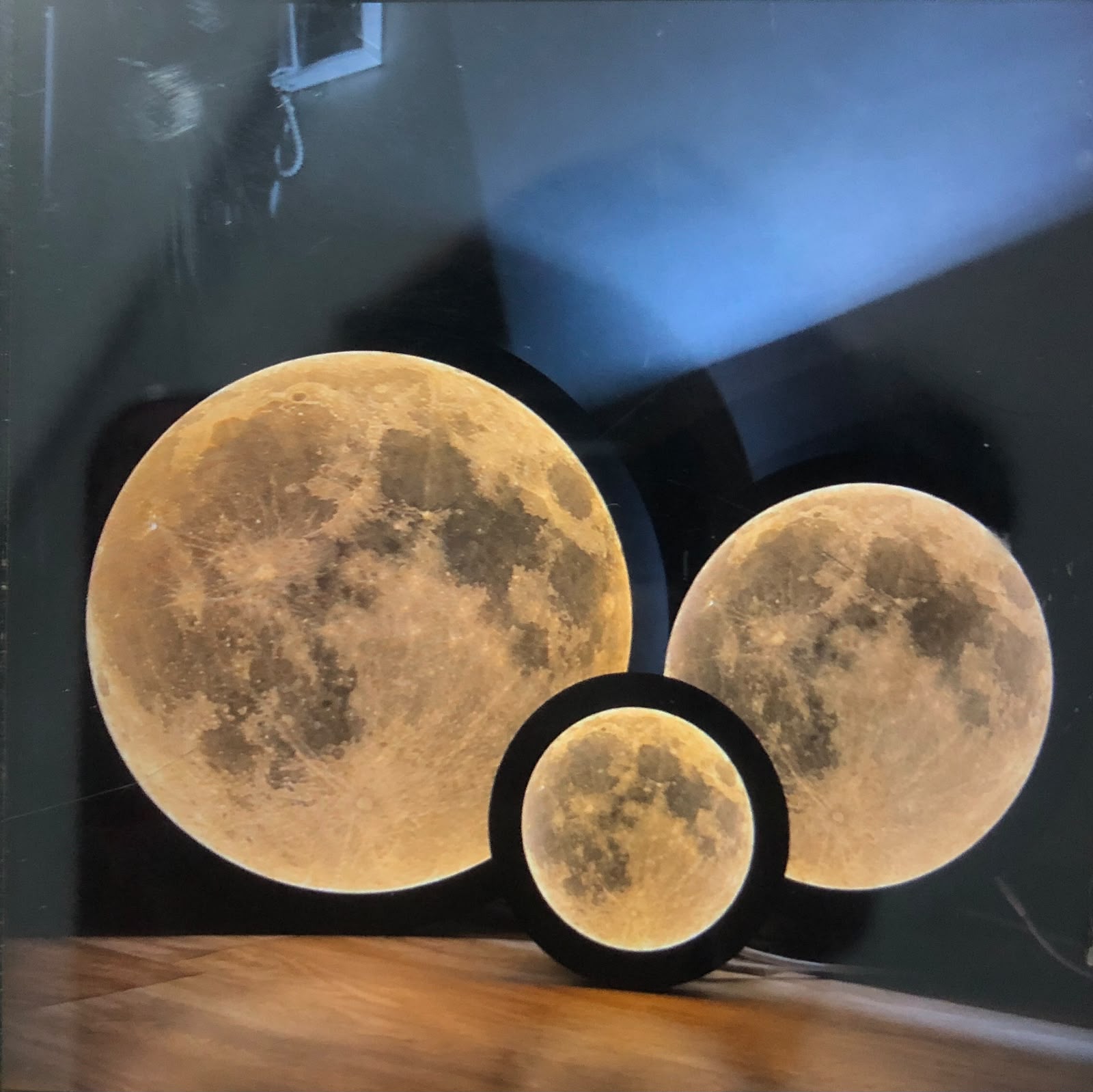 3D Textured Moon Wall Lamp – Realistic Handmade LED Infinity Light for Luxury Home Decor